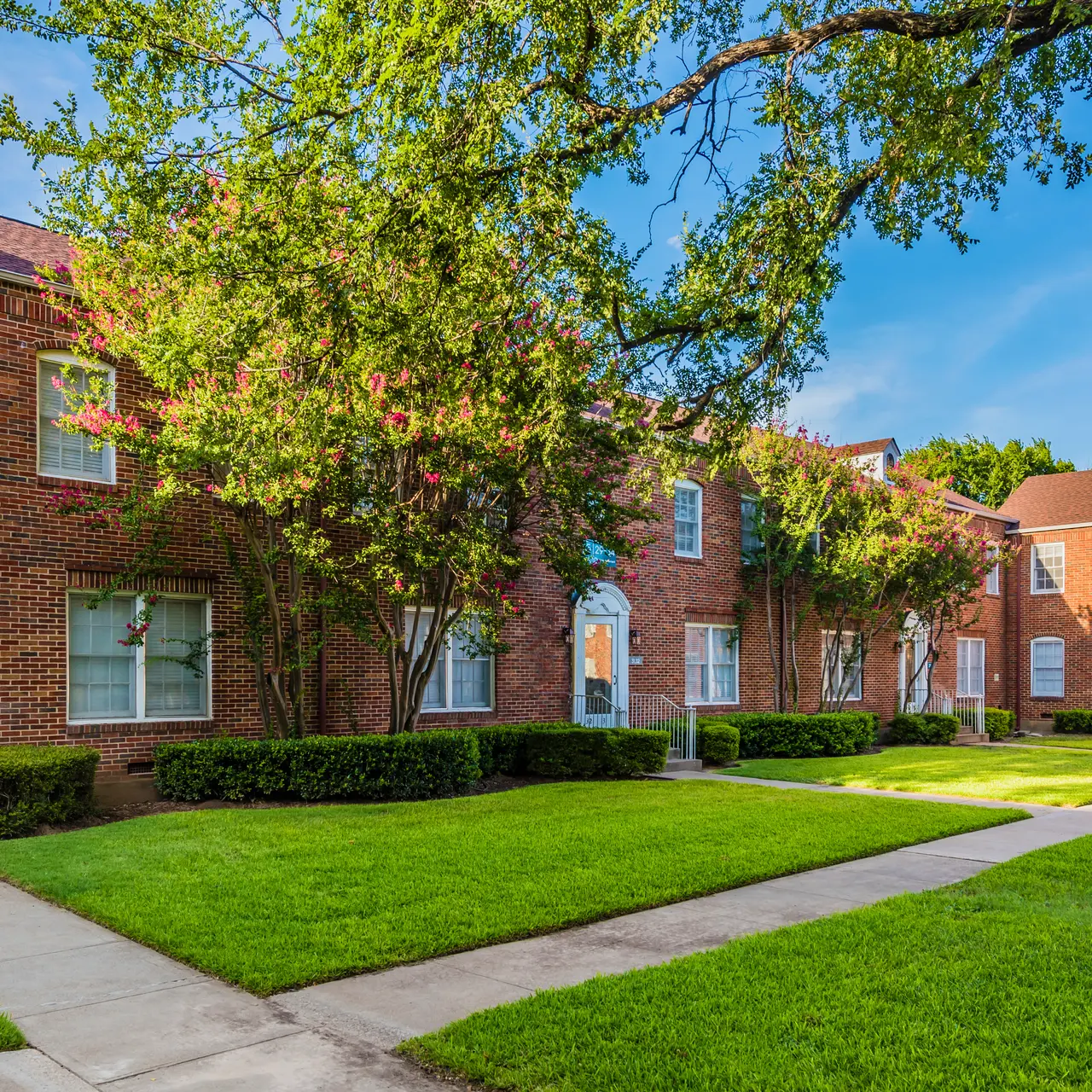 Crestwood Place Apartments - Grass, Plant, Lawn