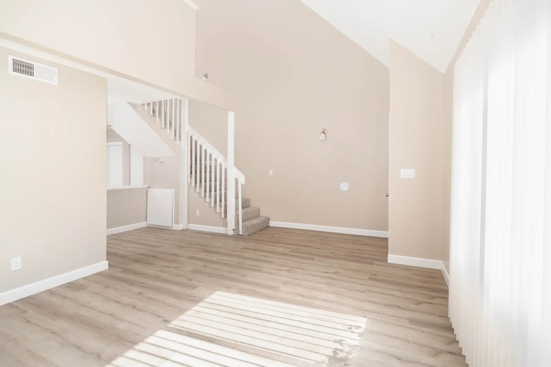 Swanston Park Townhomes - Indoors, Interior Design, Floor