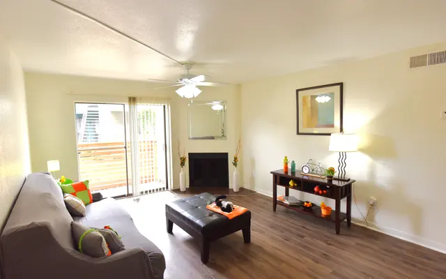 Model Living Room & Patio Model Living Room & Patio