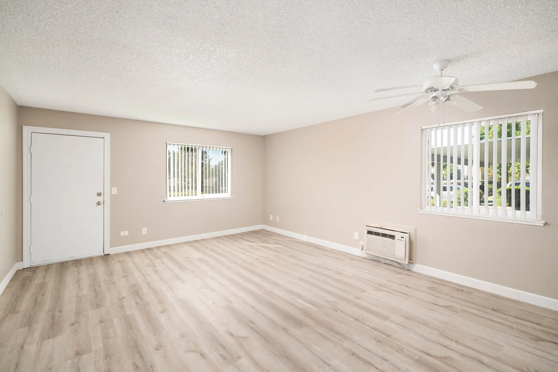 Parkview Apartments - Corner, Floor, Flooring