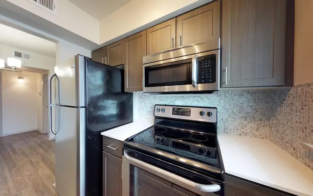 Austin's Place Apartments - Oven, Room, Indoors