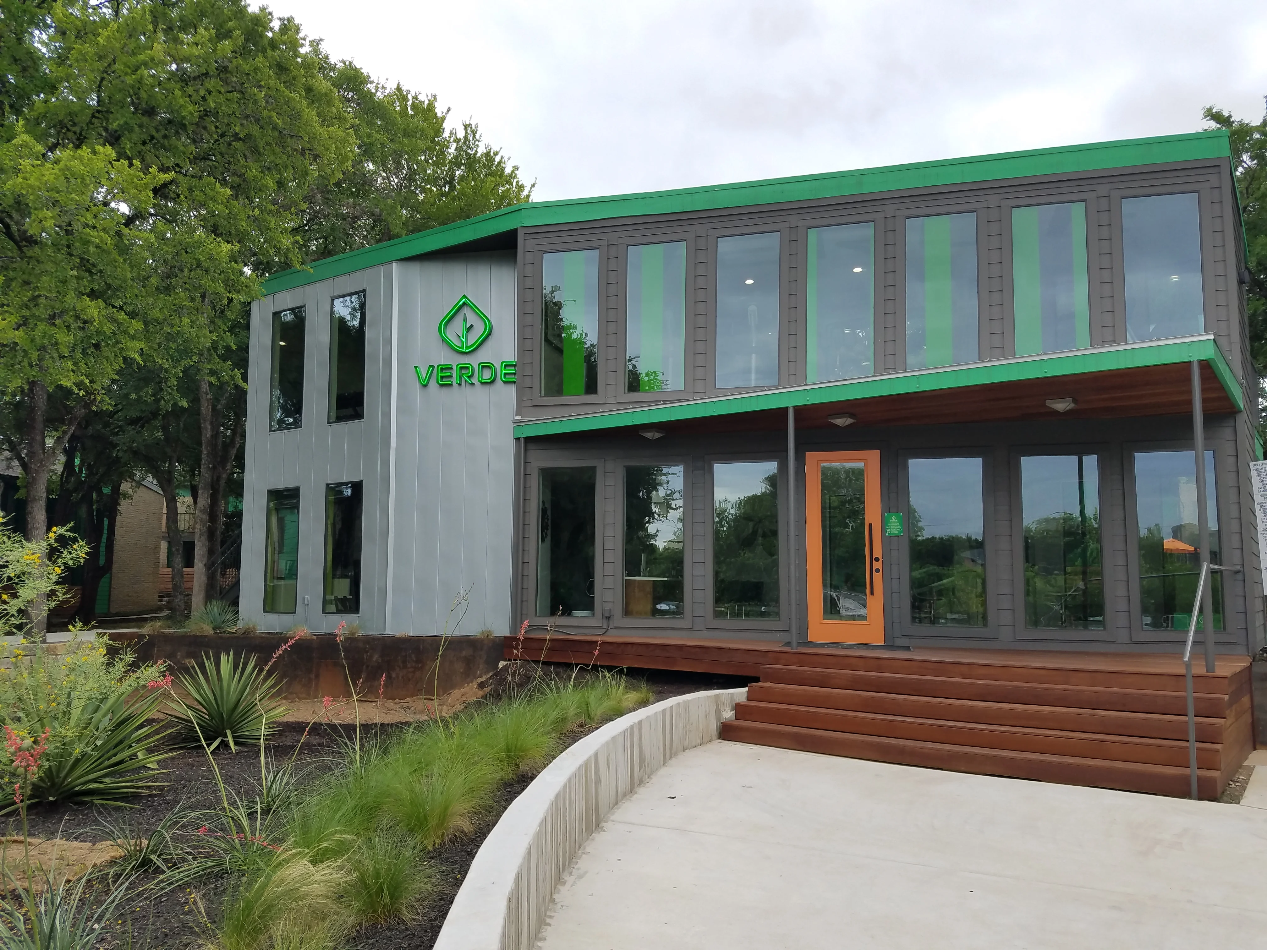 Verde Apartments - Interior Design, Office Building, Grass