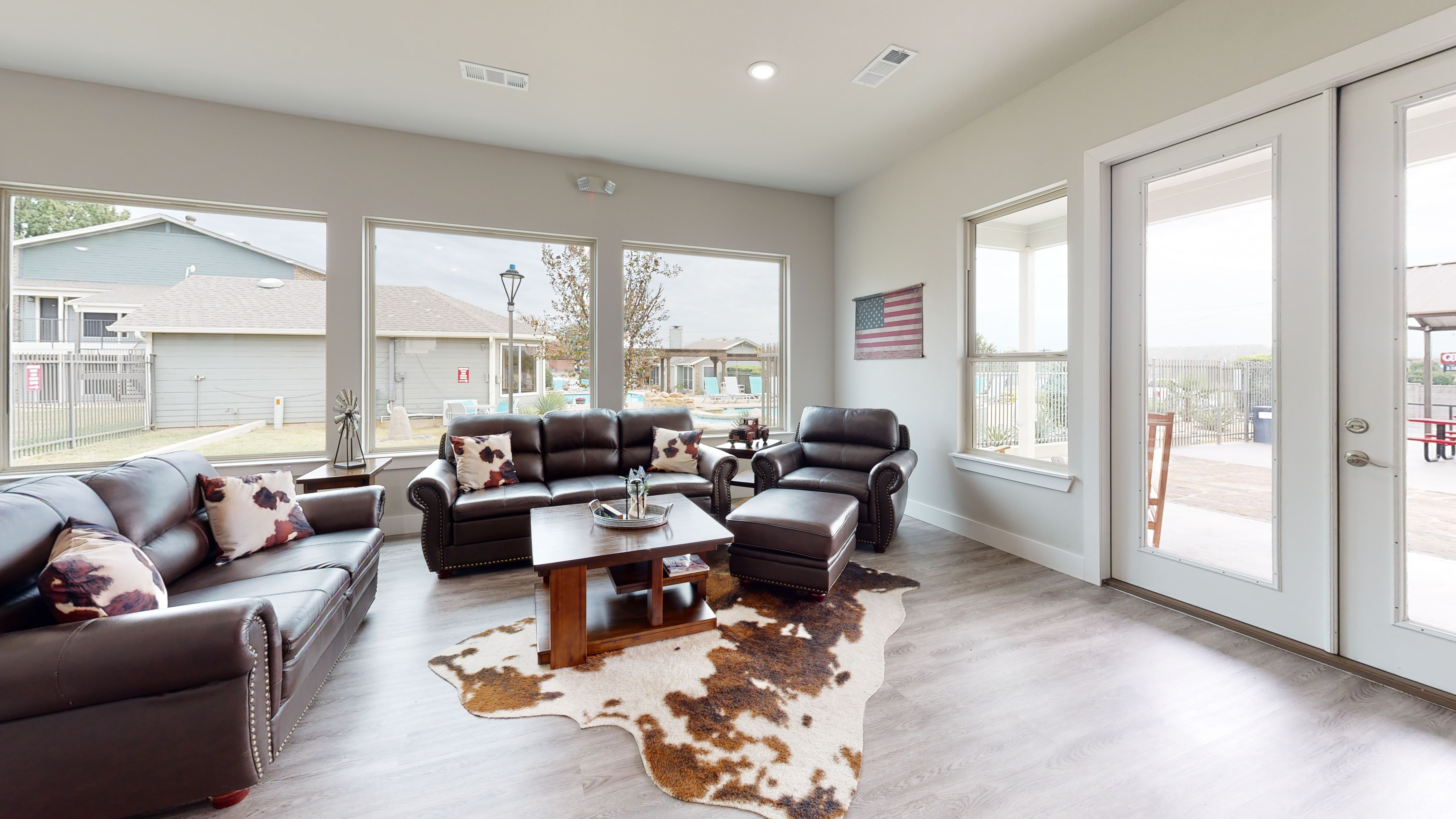 Autumn Breeze Apartments - Home Decor, Couch, Furniture