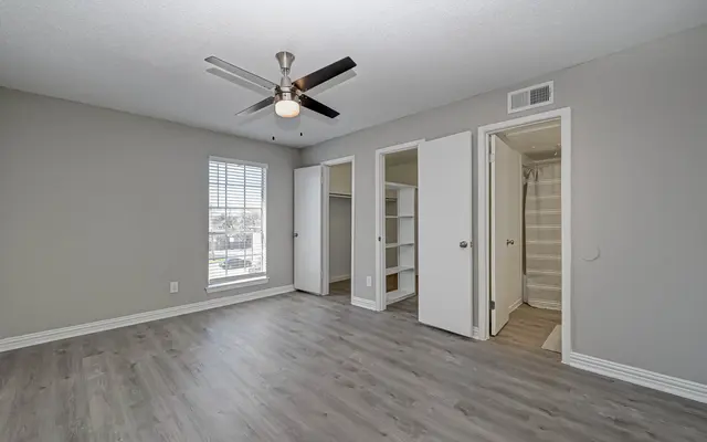 8700 Broadway - Floor, Corner, Interior Design