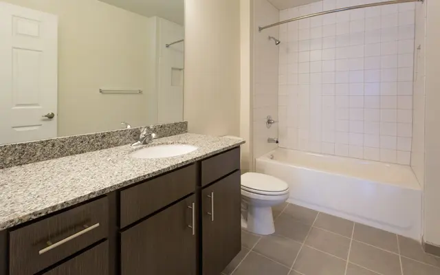 Casañas Village Apartments - Bathroom, Room