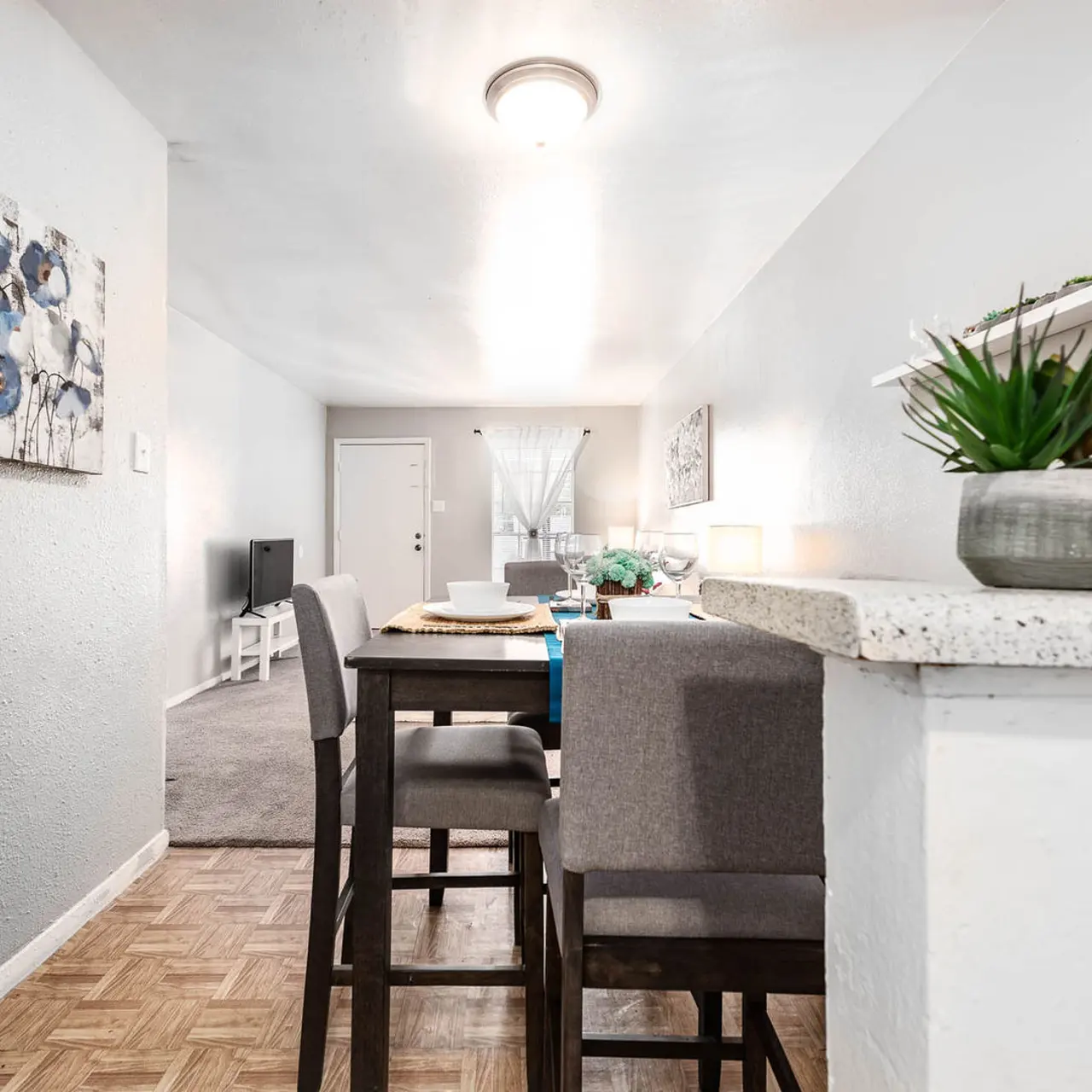 Royal North Apartments - Room, Chair, Dining