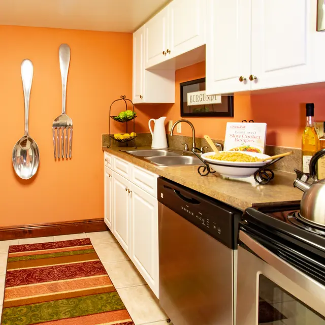 Park Place by the Bay Apartments - Room