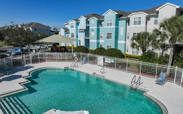 Pinnacle Pointe Apartments - Hotel