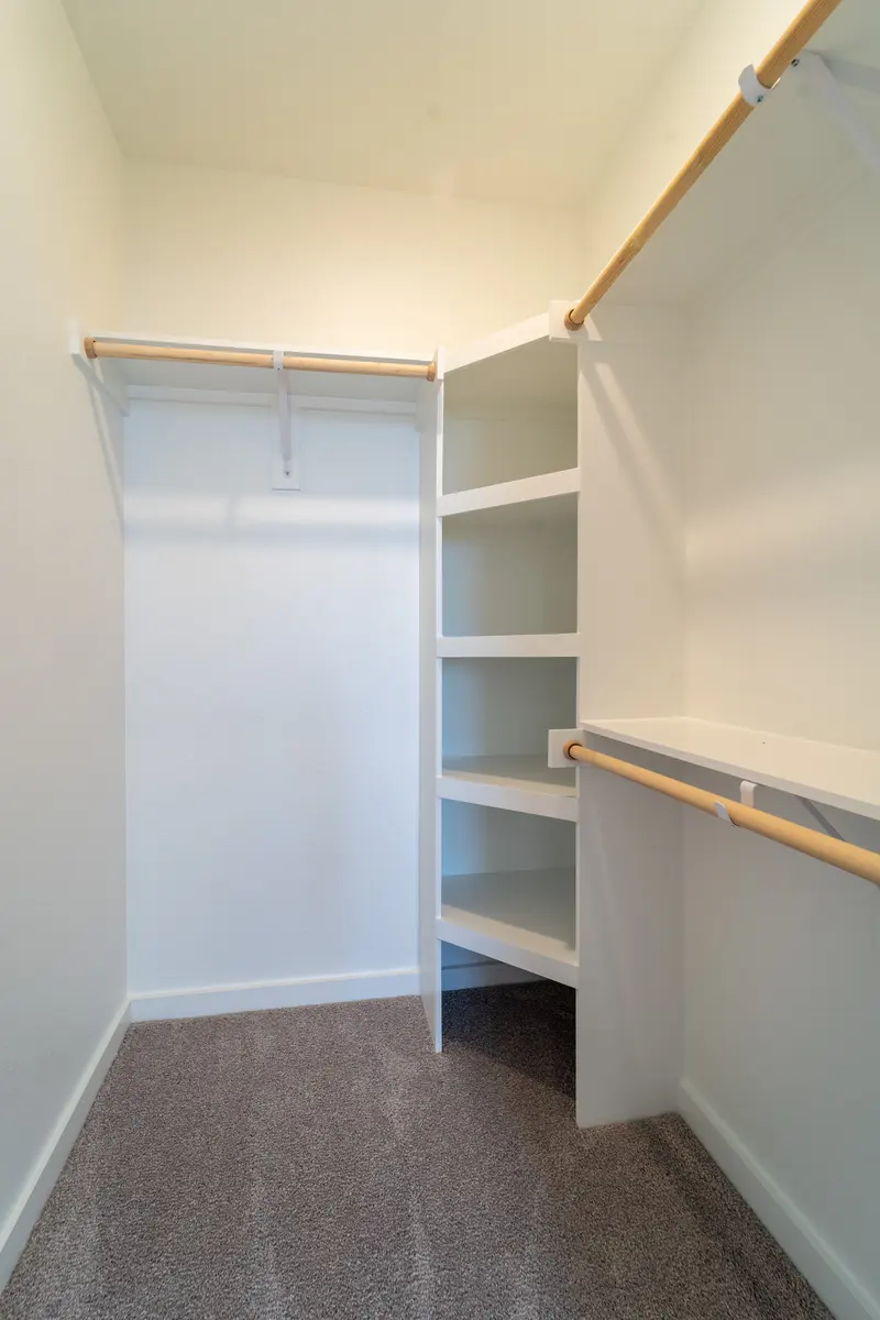 Ellis Highline - Furniture, Corner, Closet