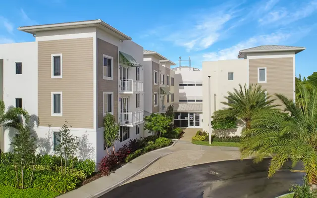 Pinnacle at Peacefield - Building