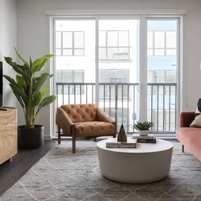 Lydian - Couch, Round Table, TV