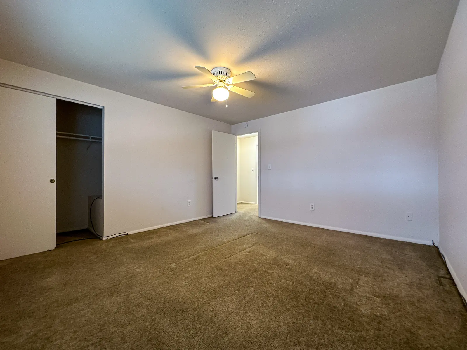 Williamsburg Square - Corner, Floor, Flooring