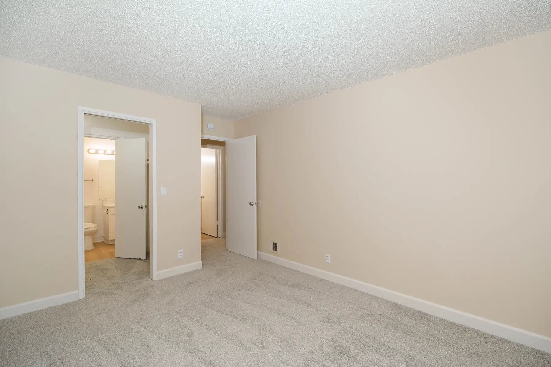 Creekside Oaks - Corner, Floor, Flooring