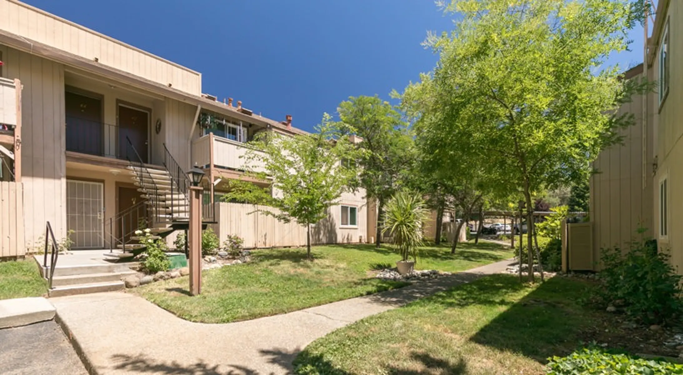 Parkview Apartments - Yard, Grass, House