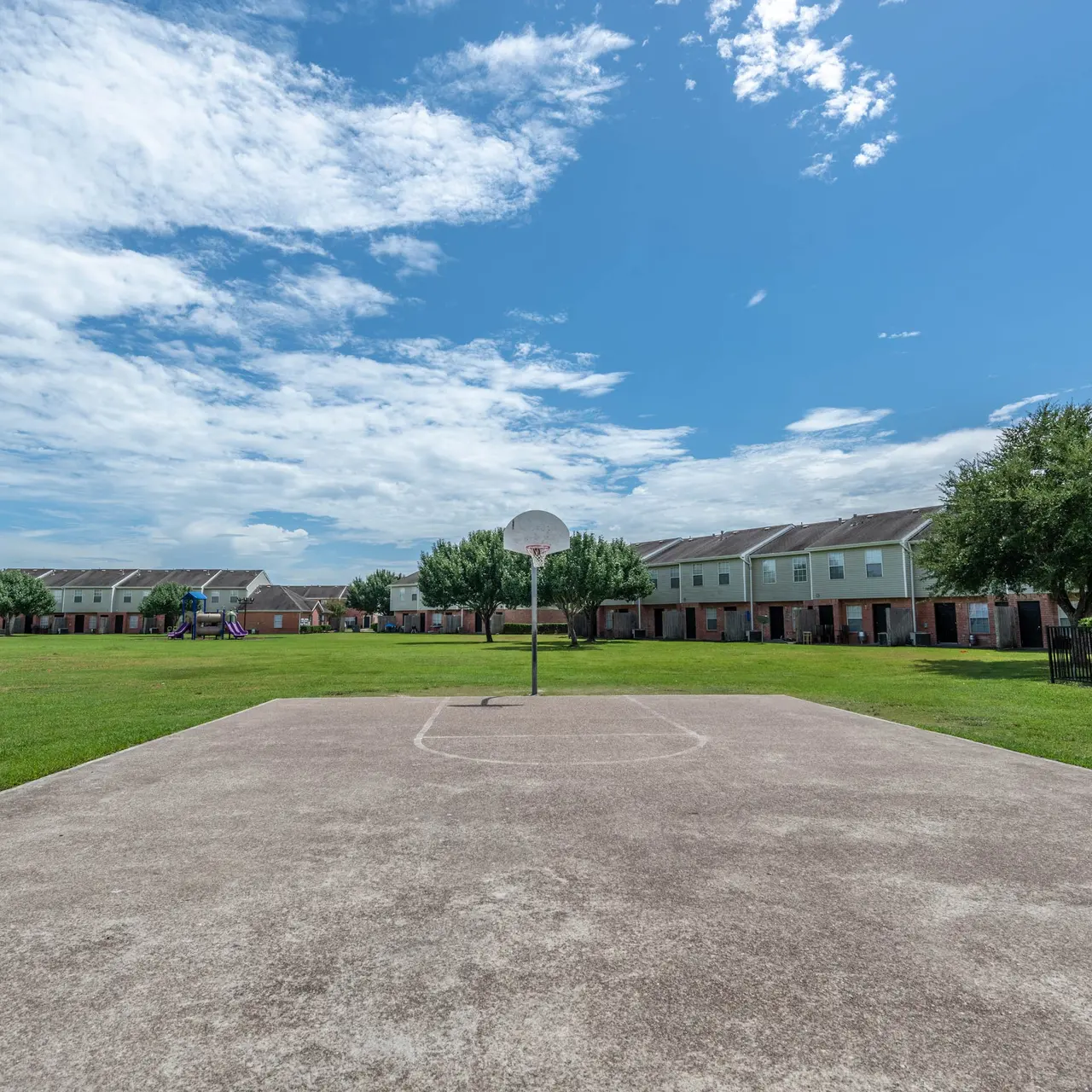 Retreat at Texas City Basketball Court