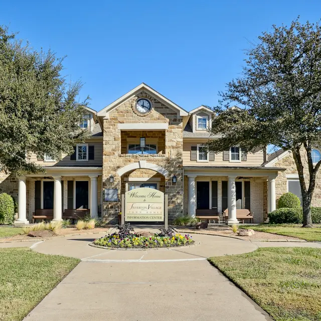 Silverton Village - Bench, Housing, House