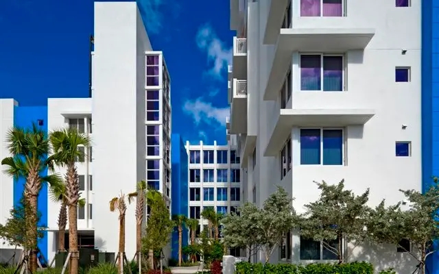 Vista Mar Apartments - Courtyard Vista Mar Apartments - Courtyard