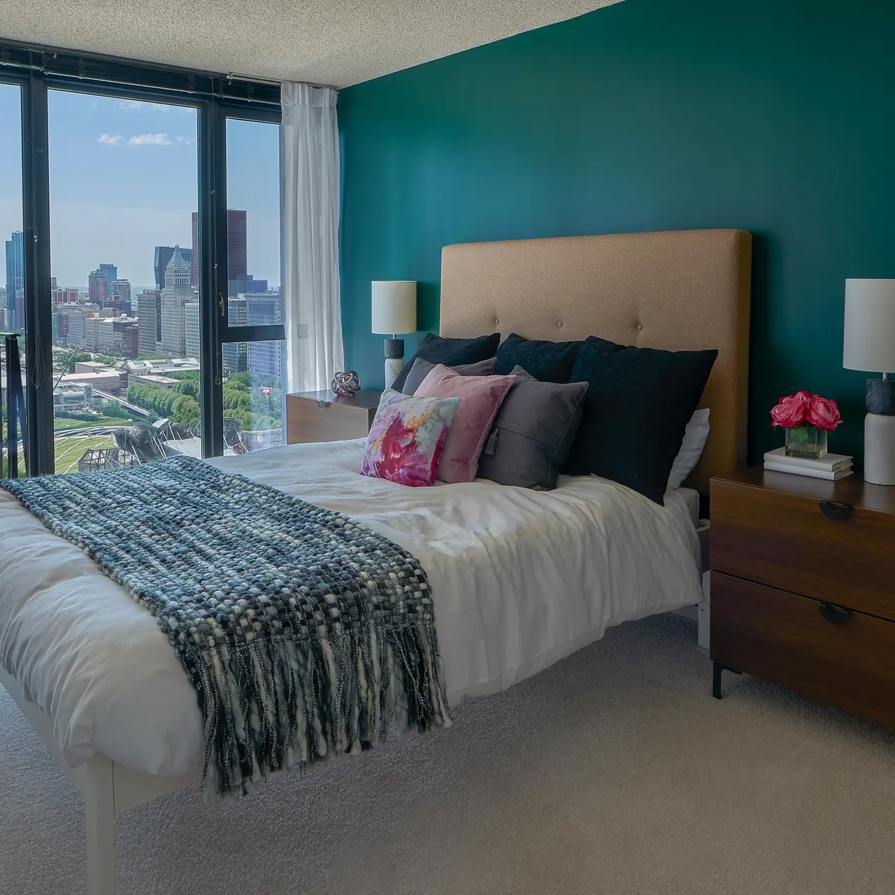 Aqua at Lakeshore East - Room