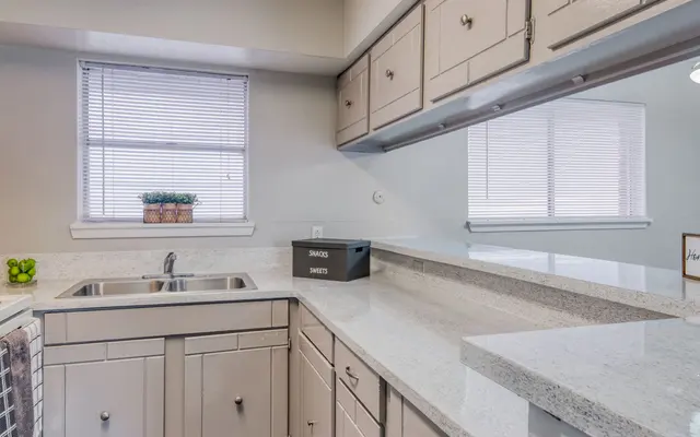 Hardy Oaks Apartments - Indoors, Interior Design, Kitchen