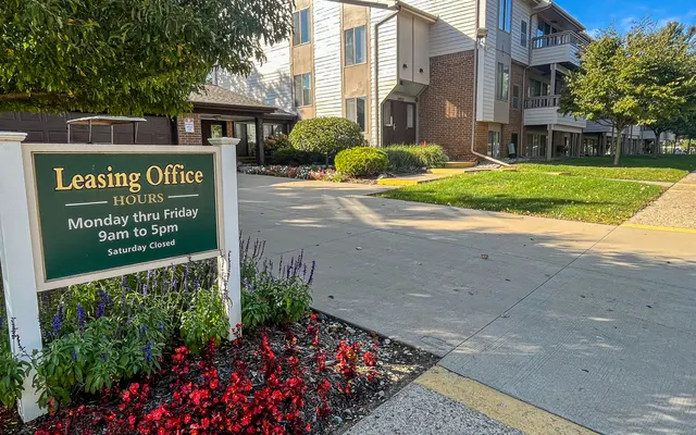 Evergreen Place Apartments - Suburb, Outdoors, City