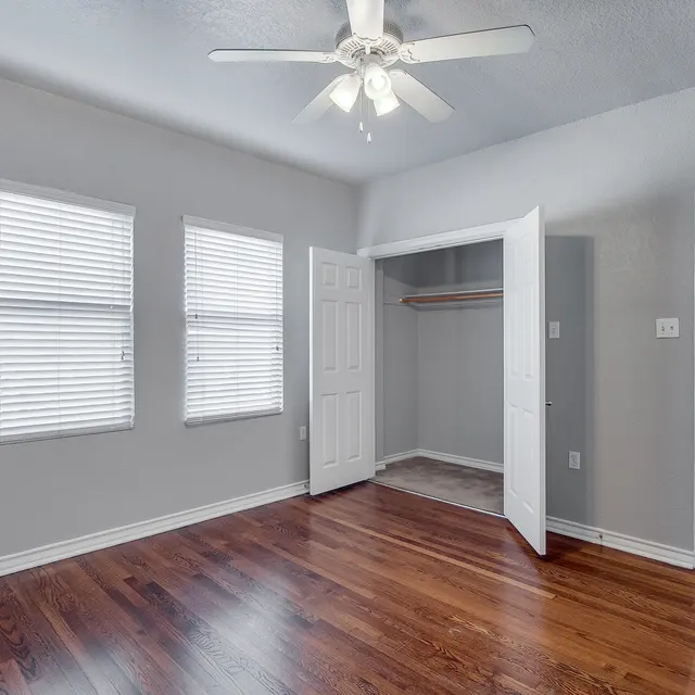 The Sasha at University - Corner, Floor, Flooring