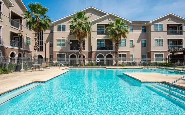 Heritage Estates - Villa, Condo, Pool