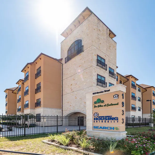 Villas at Eastwood - City, Building Complex, Neighborhood