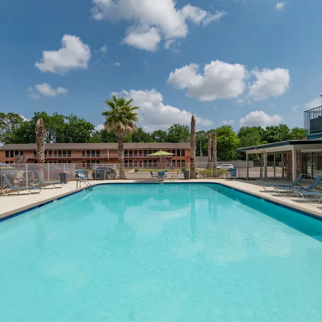 The Avenue - Pool, Water, Villa