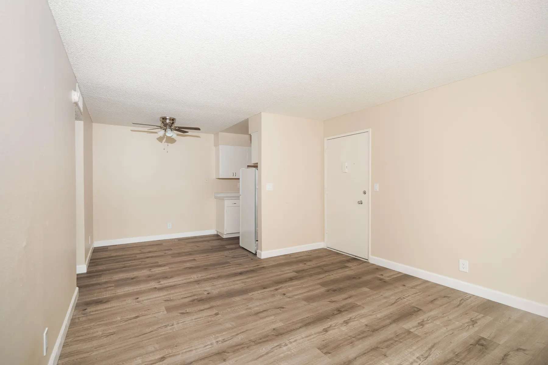 Creekside Oaks - Corner, Indoors, Interior Design