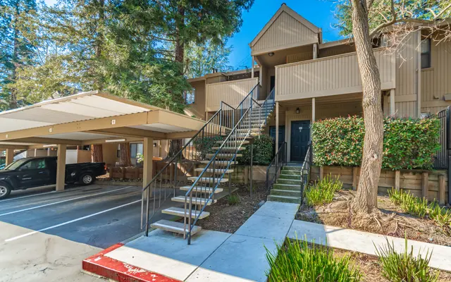 Donner at Fair Oaks - House, Housing, Staircase
