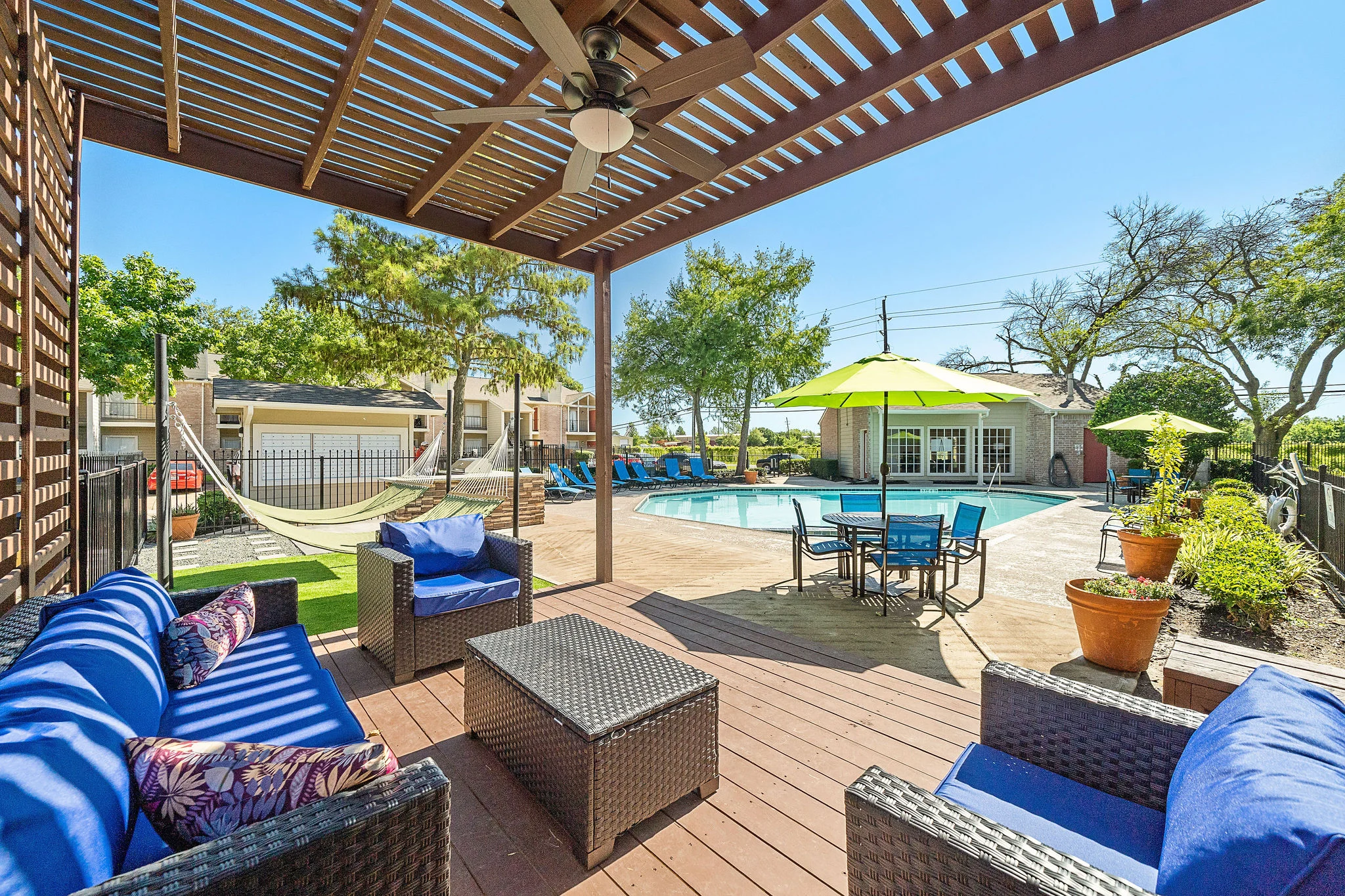 Flint at 290 Flint at 290 - Deck