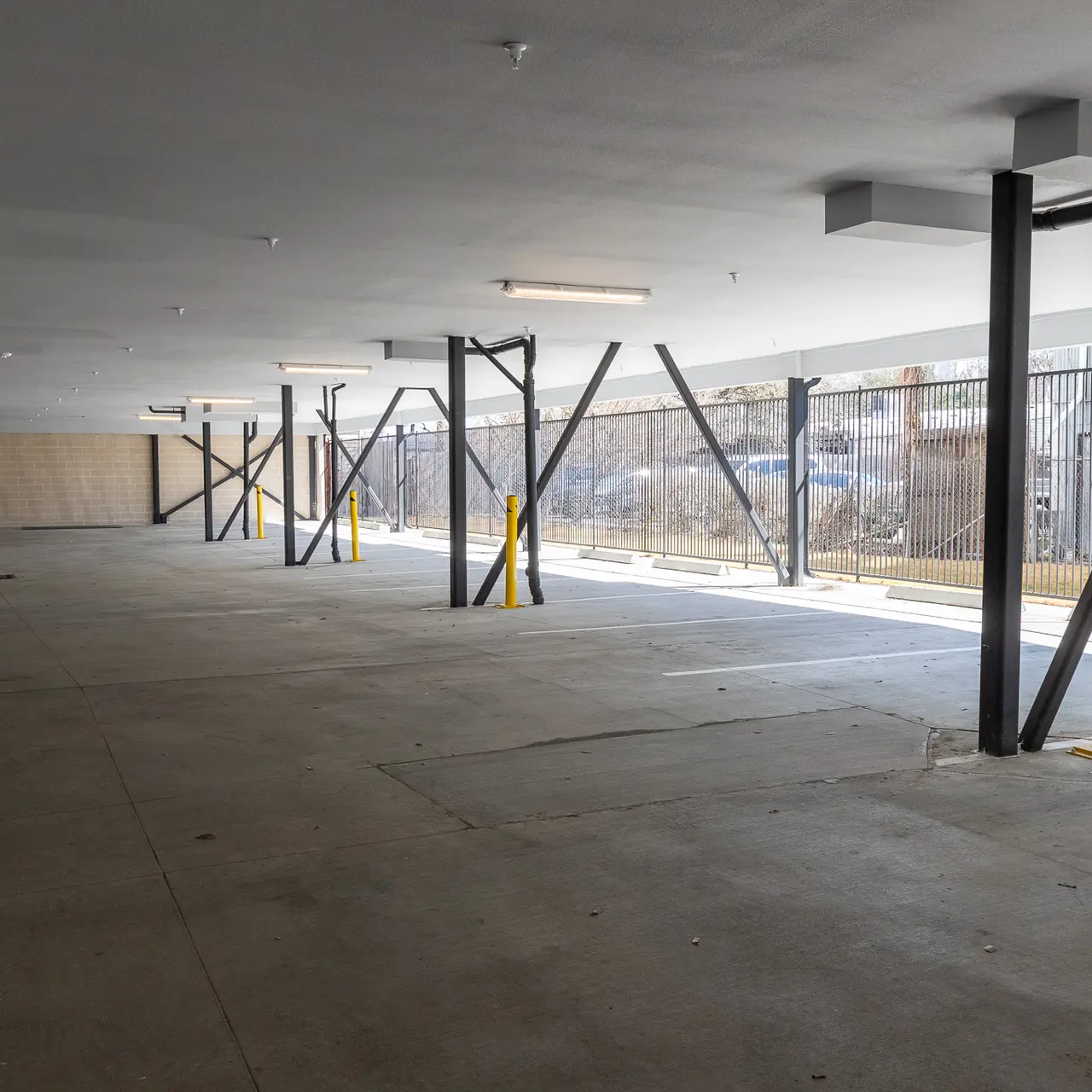 White Oak Highline - Building, Flooring