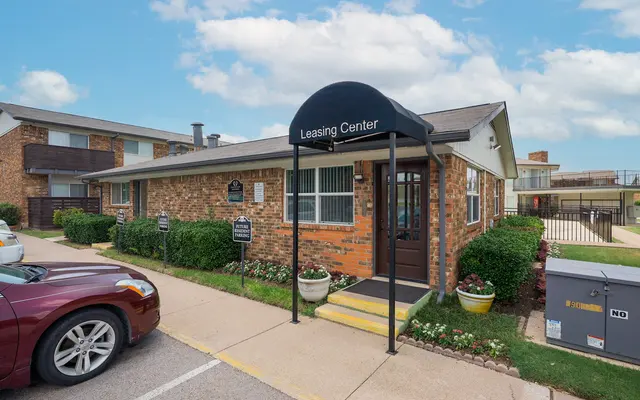 Country Club Apartments Country Club Apartments - Car, Tire