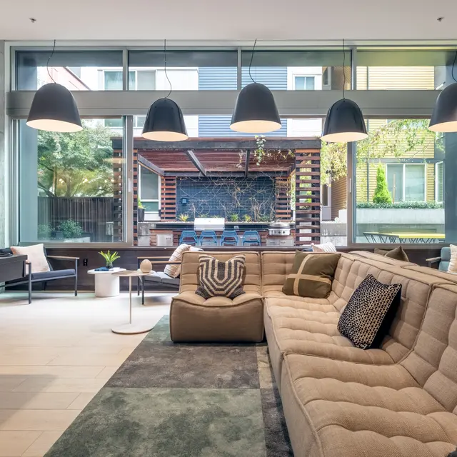 Tupelo Alley - Room, Couch