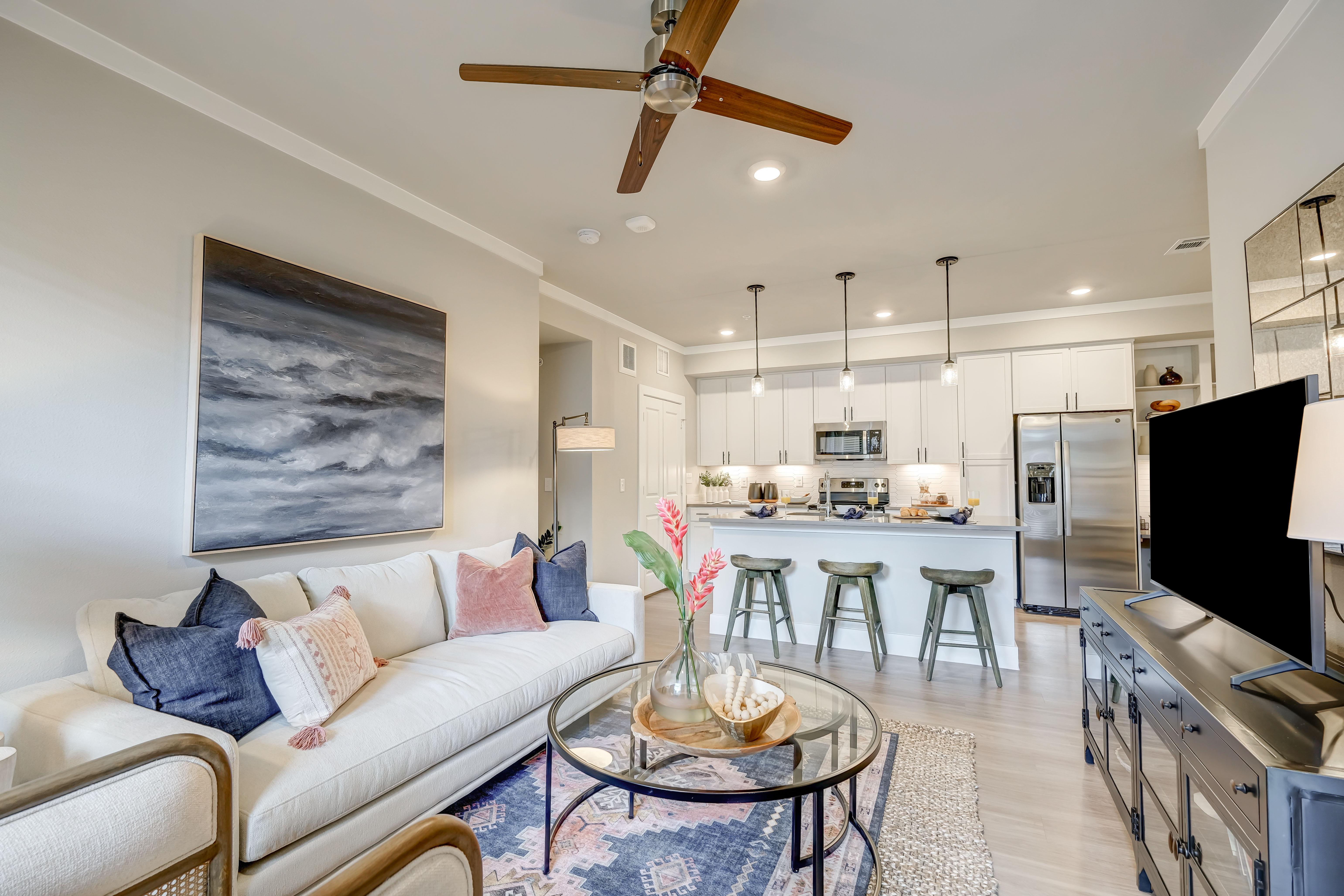 Park on Napoli Park on Napoli - Home Decor, Furniture, Table