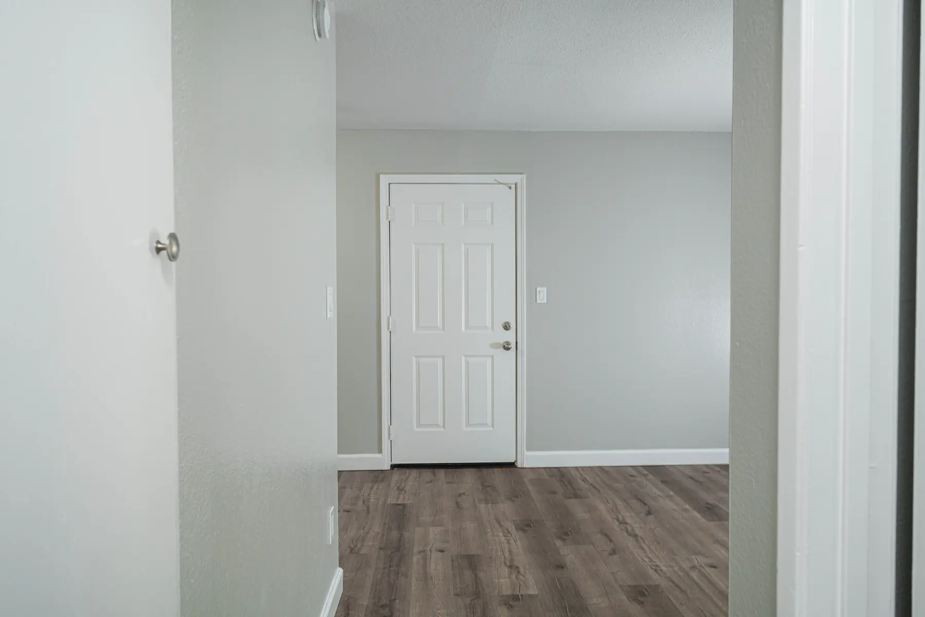 Crestview North - Floor, Flooring, Corner