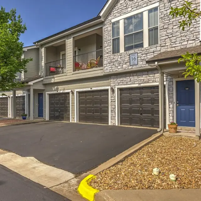 Contour 39 Contour 39 - Garage, Indoors, Car