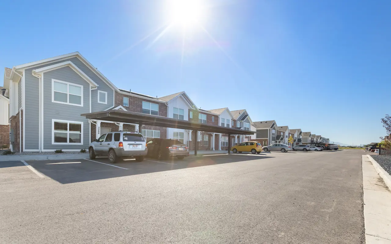 Station at Park Meadows - Suburb, Neighborhood, Car