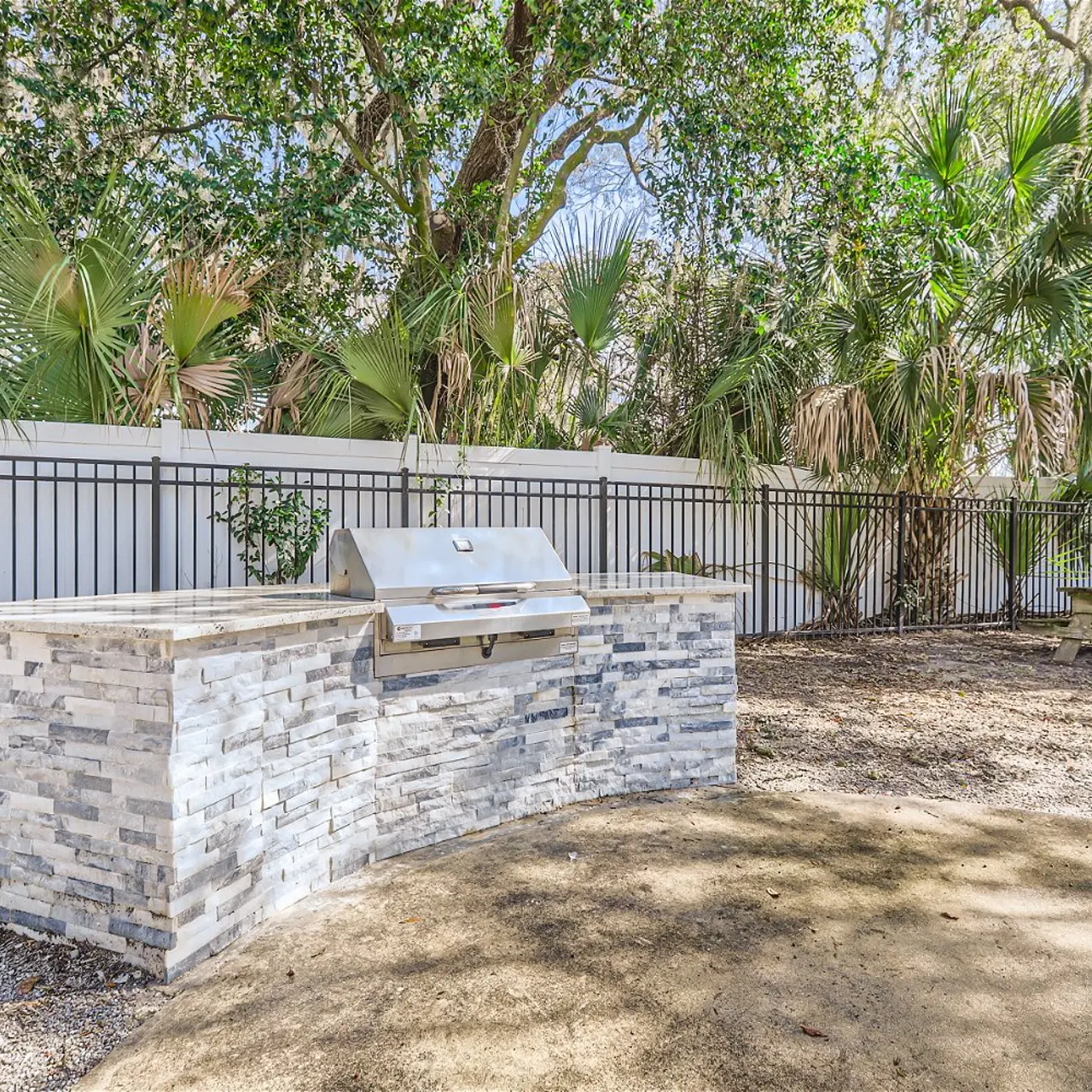 Community Outdoor Grill and Exterior Kitchen