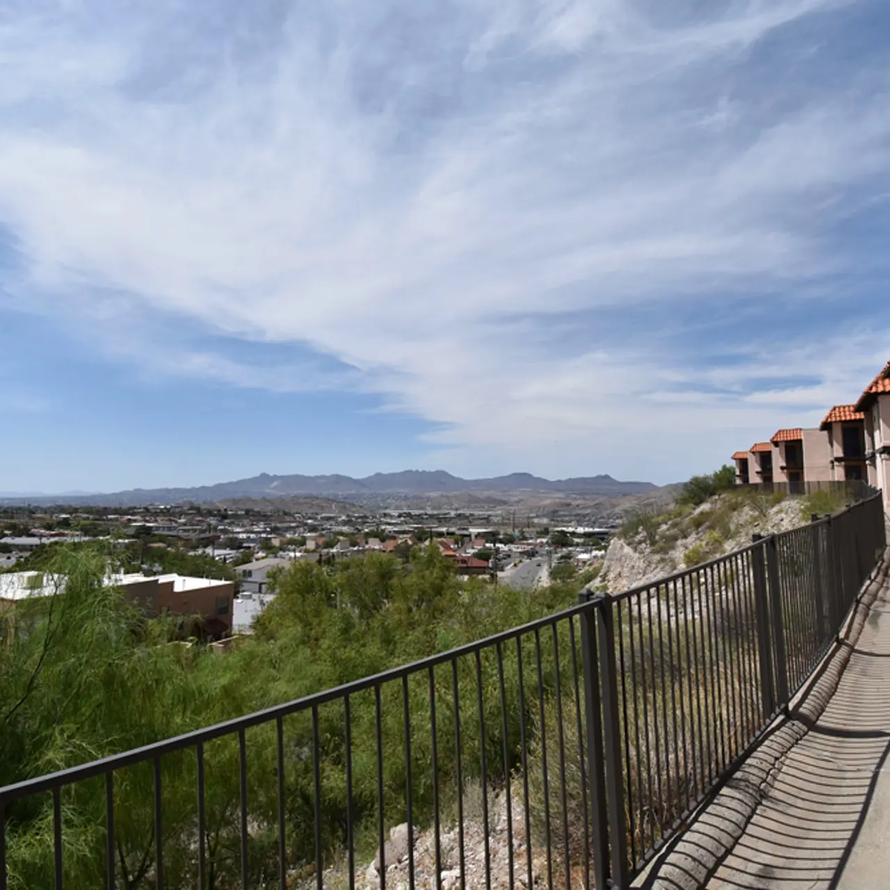 Overlook Apartments - City, Cityscape, Urban