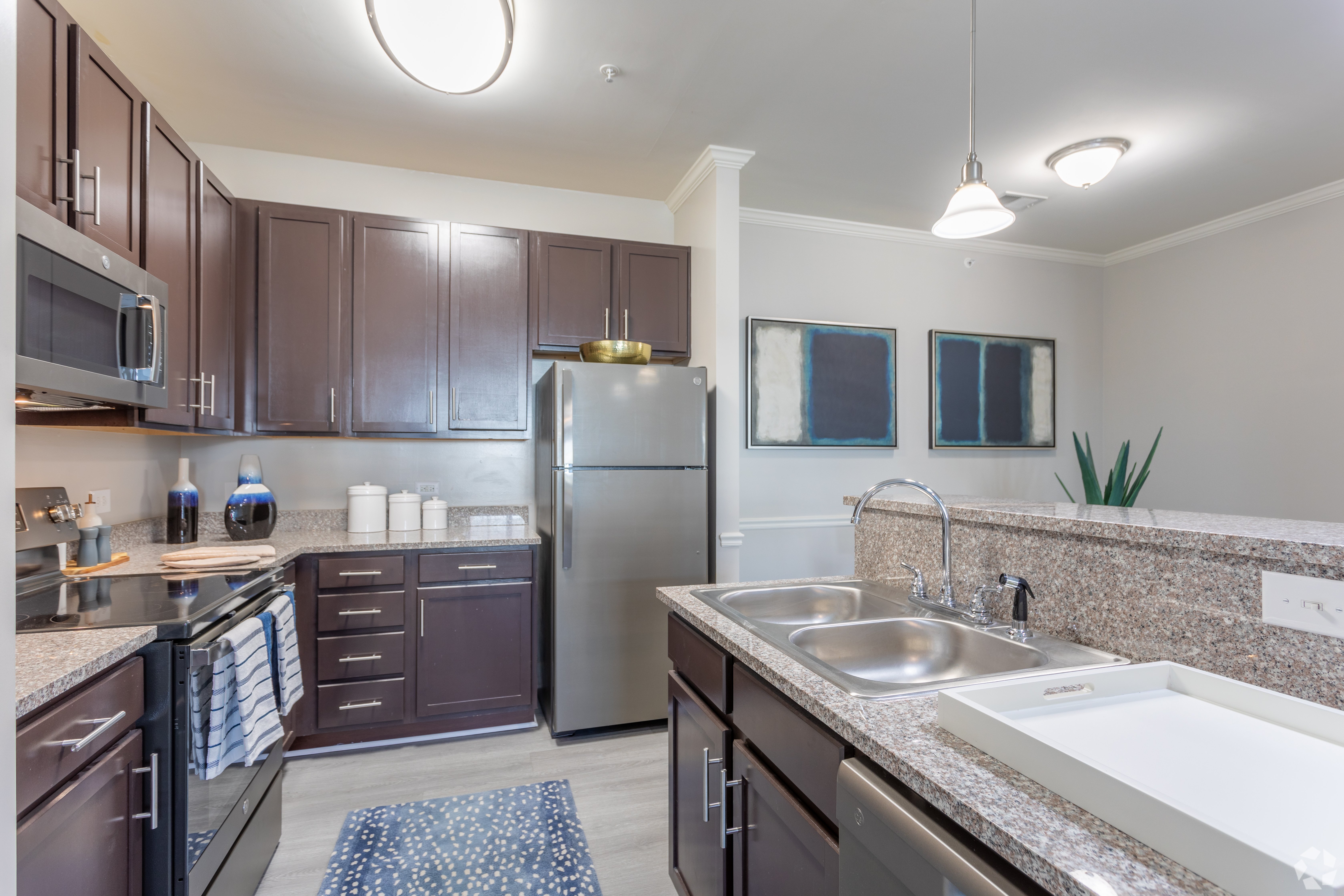 Williamsburg Place - Indoors, Kitchen, Device