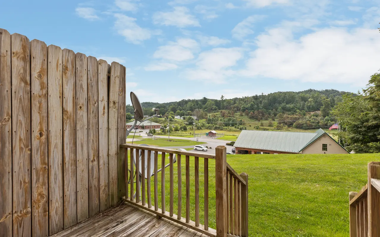 Promise Landing Apartments - Railing