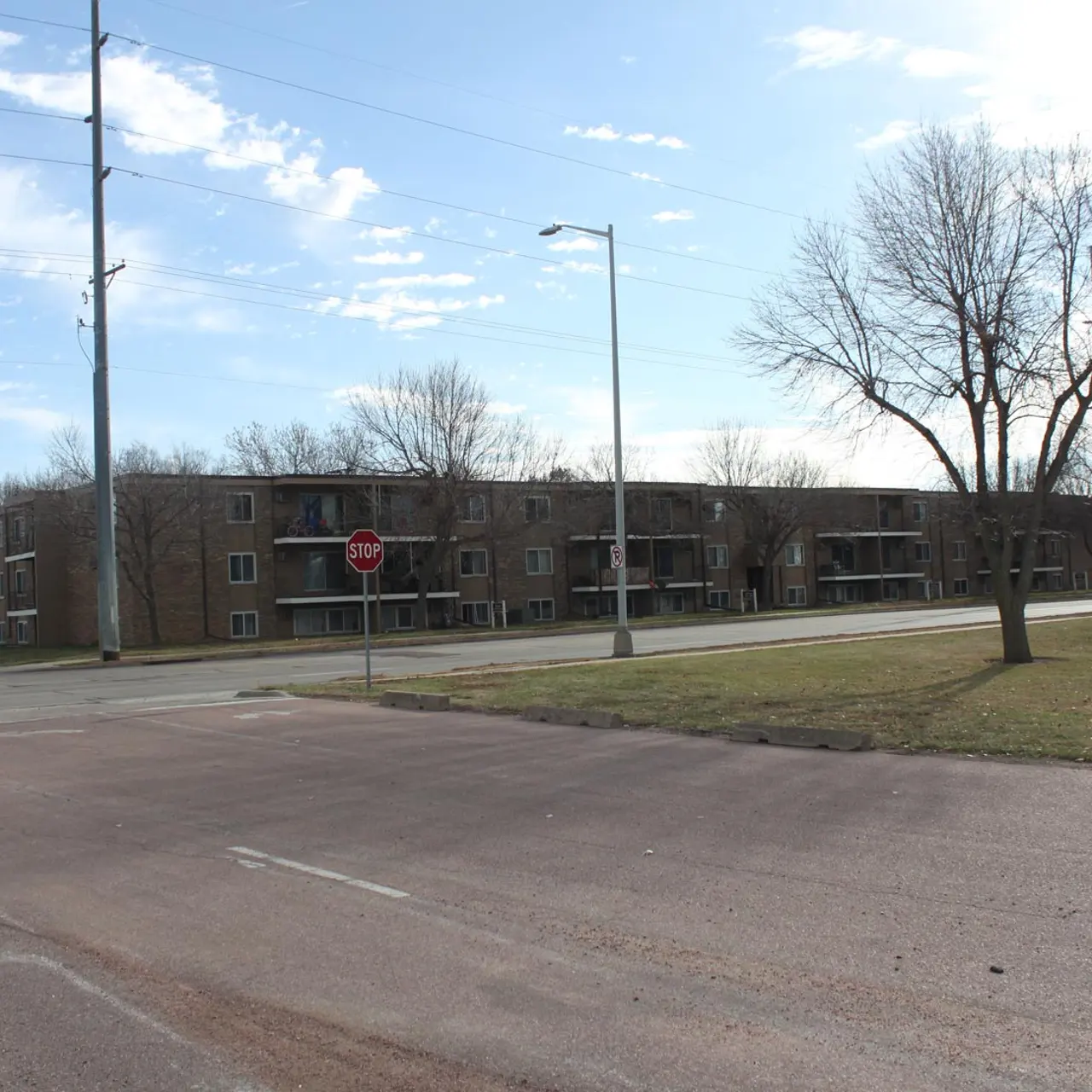 Parkview Apartments - Building, Urban