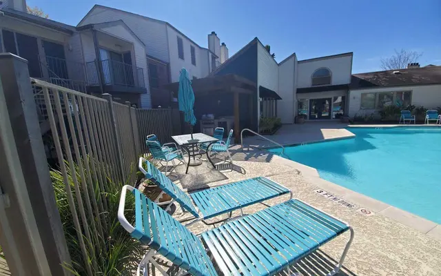 Briar Park - Pool, Water, Swimming Pool