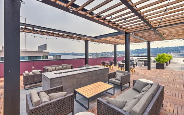 Westlake Steps - Community Area Westlake Steps - Wood