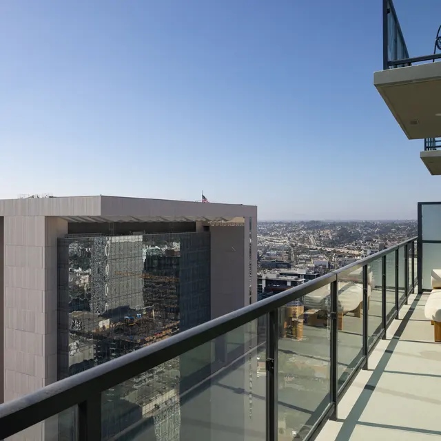 West SD  Penthouse- Patio