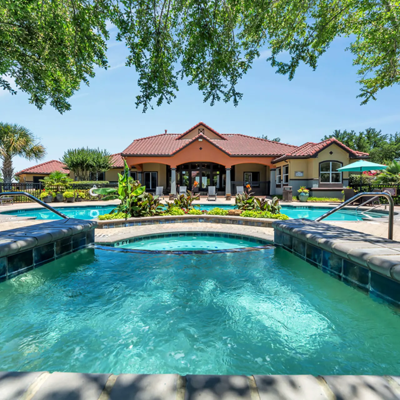 Coventry at Cityview Apartments - Pool, Resort, Hotel, Building