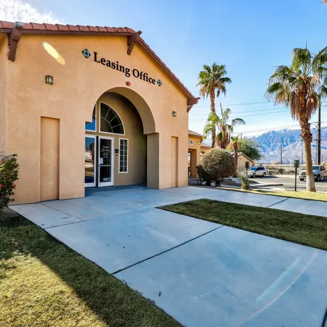 Creekside Apartments - House, Housing, Villa