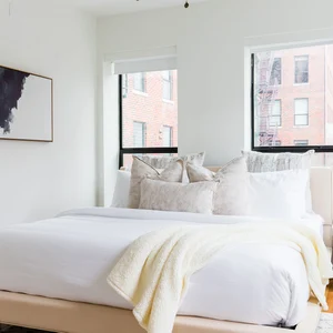 The Argyle - Dorm Room, Room