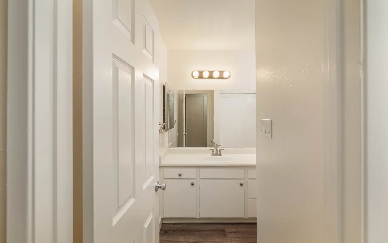 Lone Oaks - Indoors, Interior Design, Corner